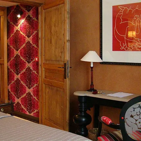Hotel De Conde Paris